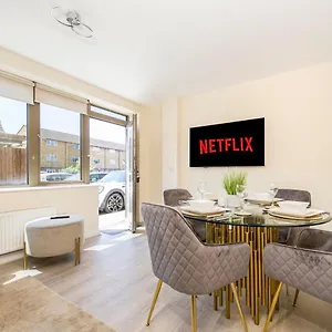 Apartment Prime Luxury, Heathrow, Freeparking, Wifi, Netflix, Yiewsley