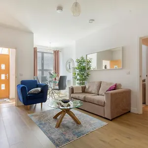 Apartment 1 Bed - Redhill Central, Surrey, Gatwick #3, Redhill (Surrey)