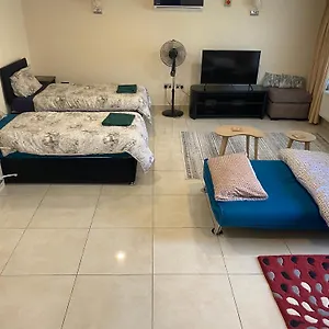 Apartment Flat Gants Hill With Free Parking, Redbridge